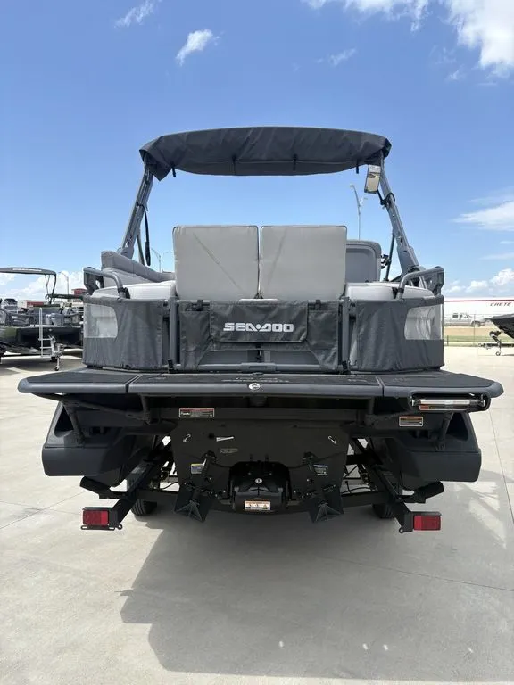 Slide: The Image of Sea-Doo Switch Sport 18 - 230 hp Painted 2025 - 2