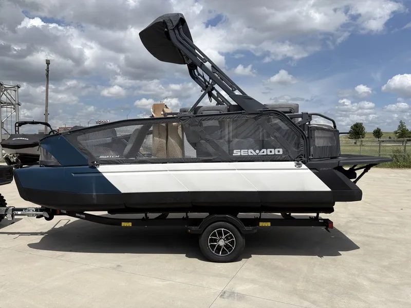 The Image of Sea-Doo Switch Sport 18 - 230 hp Painted 2025 - 0