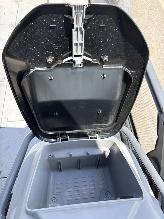 The Image of Sea-Doo Switch Cruise 21 - 230 hp Painted 2025 - 0