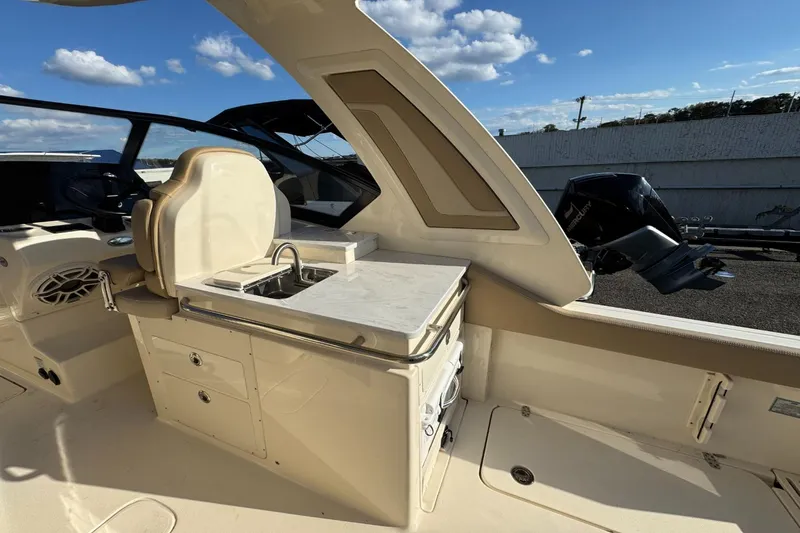 Slide: The Image of Scout 277 Dorado 2024 - 7