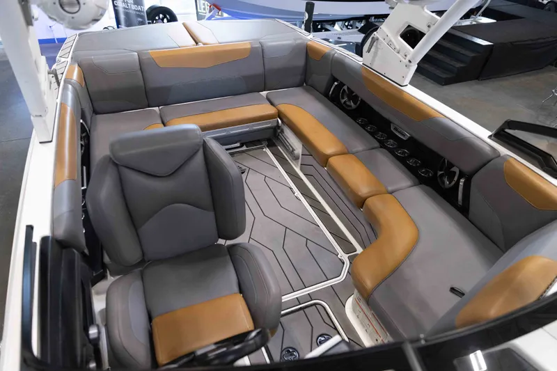 Slide: The Image of Malibu 23 LSV 2020 - 27
