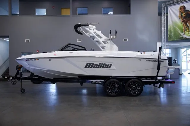 The Image of Malibu 23 LSV 2020 - 0