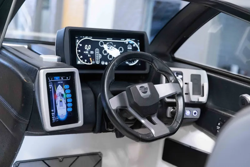 Slide: The Image of Malibu 23 LSV 2020 - 15
