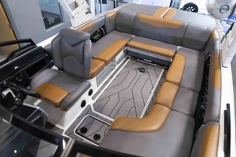 Slide: The Image of Malibu 23 LSV 2020 - 29