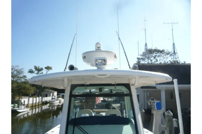 Slide: The Image of Boston Whaler 330 OUTRAGE 2017 - 18