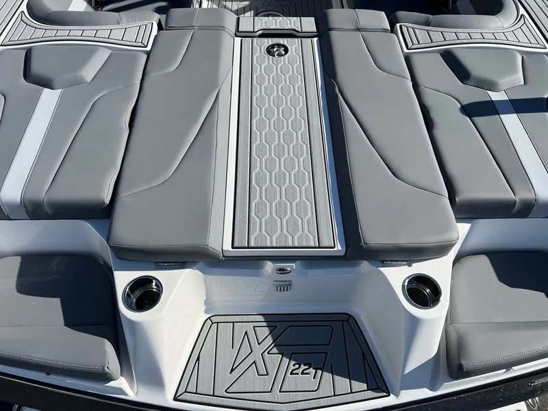 Slide: The Image of MasterCraft XT22 T 2024 - 6