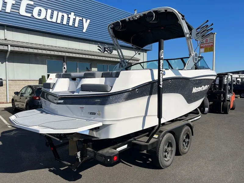 Slide: The Image of MasterCraft XT22 T 2024 - 5
