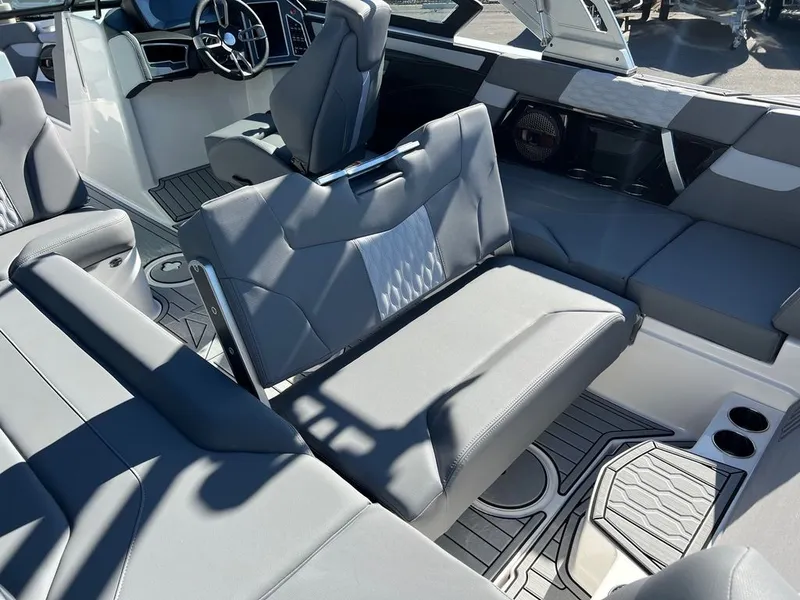 The Image of MasterCraft XT22 T 2024 - 0