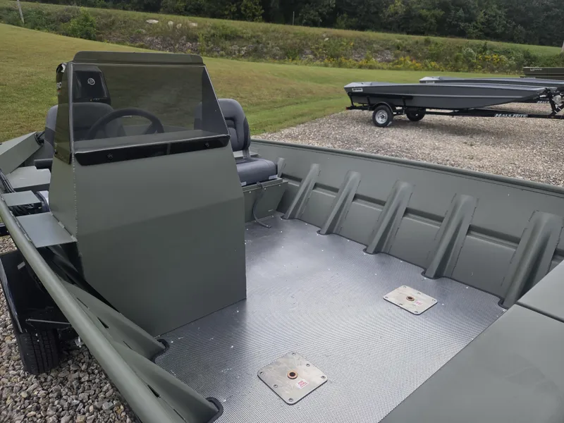 Slide: The Image of Southfork 1752 Sport Jet Boat 2027 - 6