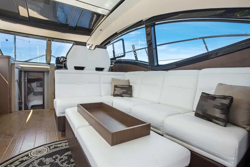 Slide: The Image of Sea Ray Sundancer 400 2017 - 25