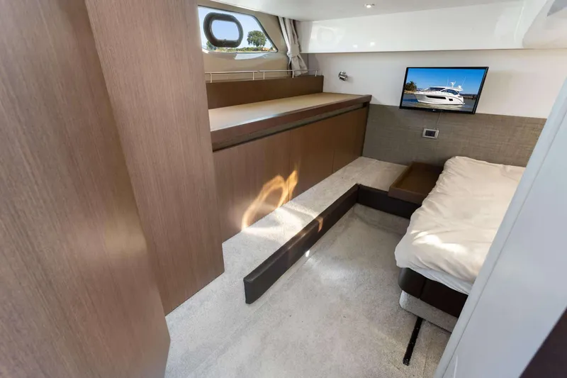 Slide: The Image of Sea Ray Sundancer 400 2017 - 77
