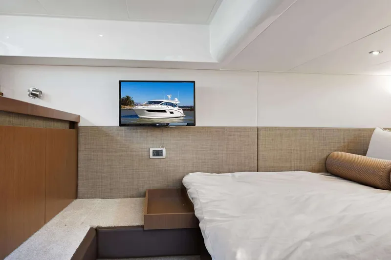 Slide: The Image of Sea Ray Sundancer 400 2017 - 80