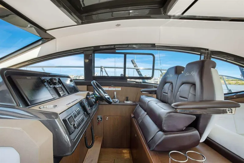 Slide: The Image of Sea Ray Sundancer 400 2017 - 33