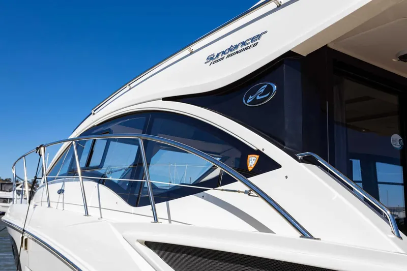 Slide: The Image of Sea Ray Sundancer 400 2017 - 6