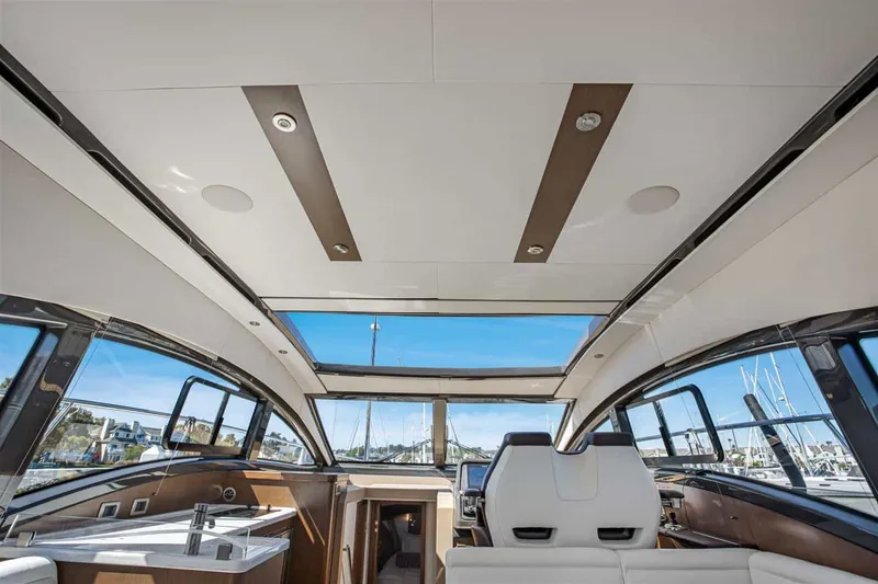 Slide: The Image of Sea Ray Sundancer 400 2017 - 38