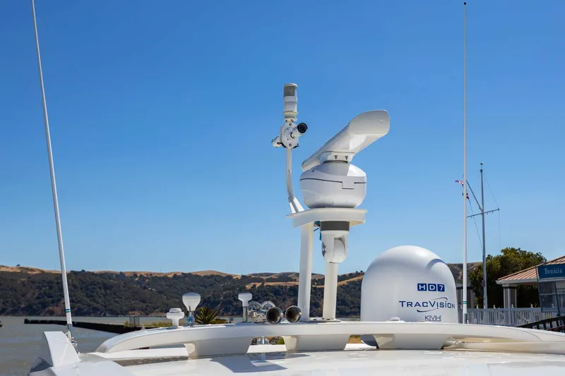 Slide: The Image of Sea Ray Sundancer 400 2017 - 70