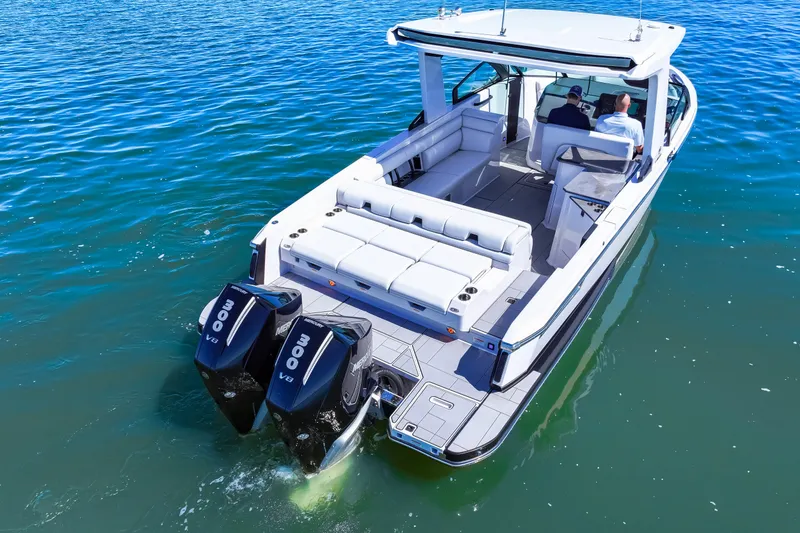 Slide: The Image of Aviara AV32 Outboard 2024 - 11