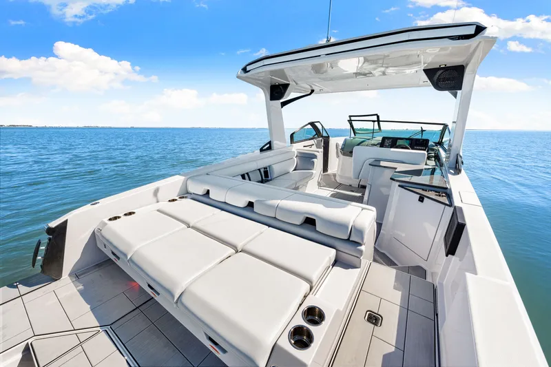 Slide: The Image of Aviara AV32 Outboard 2024 - 36