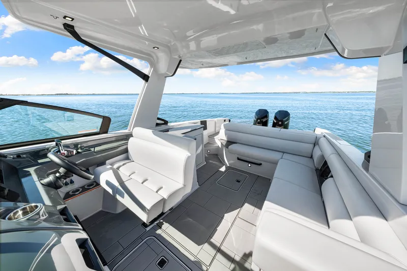 Slide: The Image of Aviara AV32 Outboard 2024 - 45