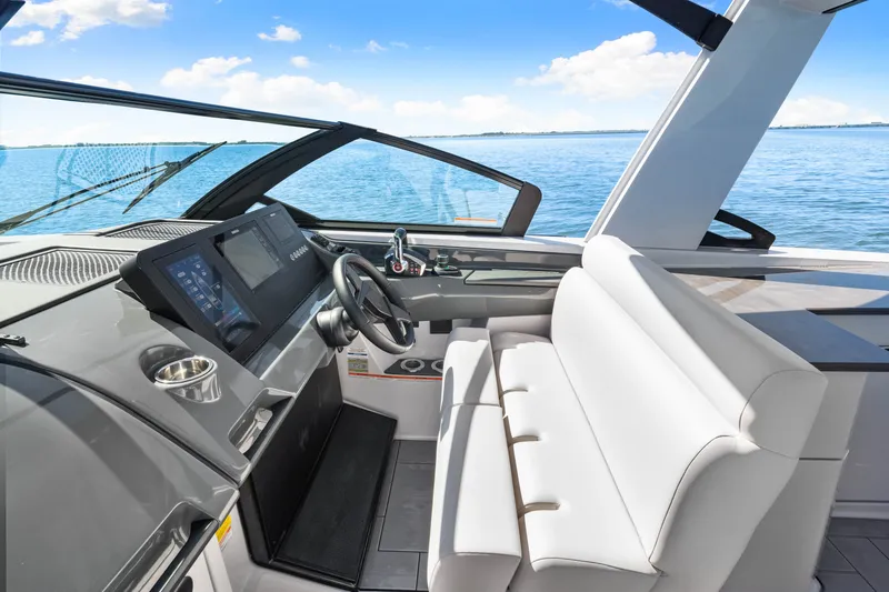 Slide: The Image of Aviara AV32 Outboard 2024 - 50