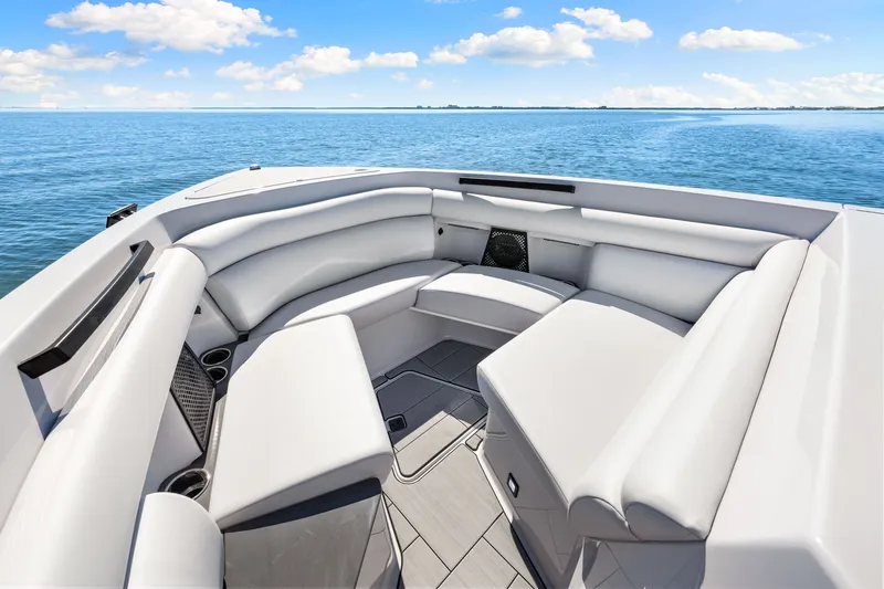 Slide: The Image of Aviara AV32 Outboard 2024 - 54