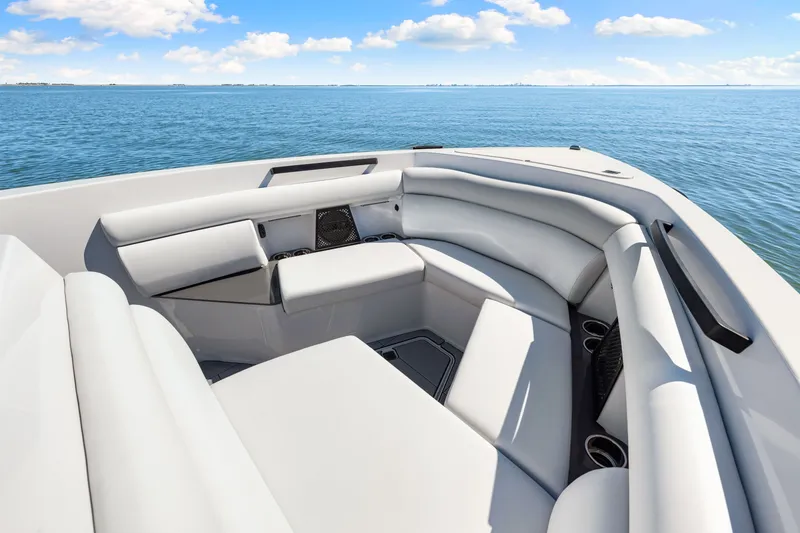 Slide: The Image of Aviara AV32 Outboard 2024 - 55