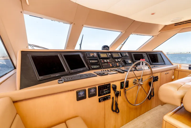 Slide: The Image of Hatteras 70 Convertible 2000 - 19