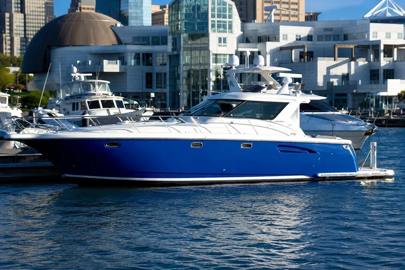 The Image of Tiara 4400 Sovran 2004 - 0