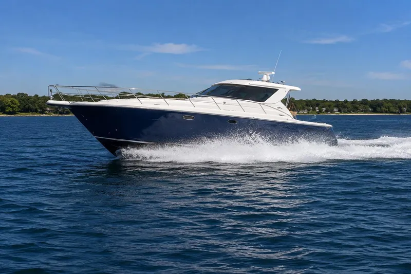 Slide: The Image of Tiara 4400 Sovran 2004 - 1