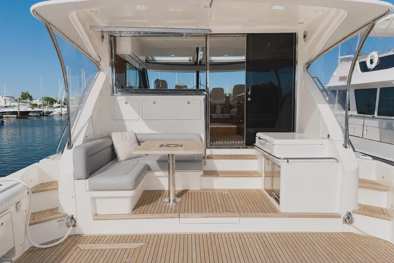 Slide: The Image of Riviera 575 SUV 2021 - 22