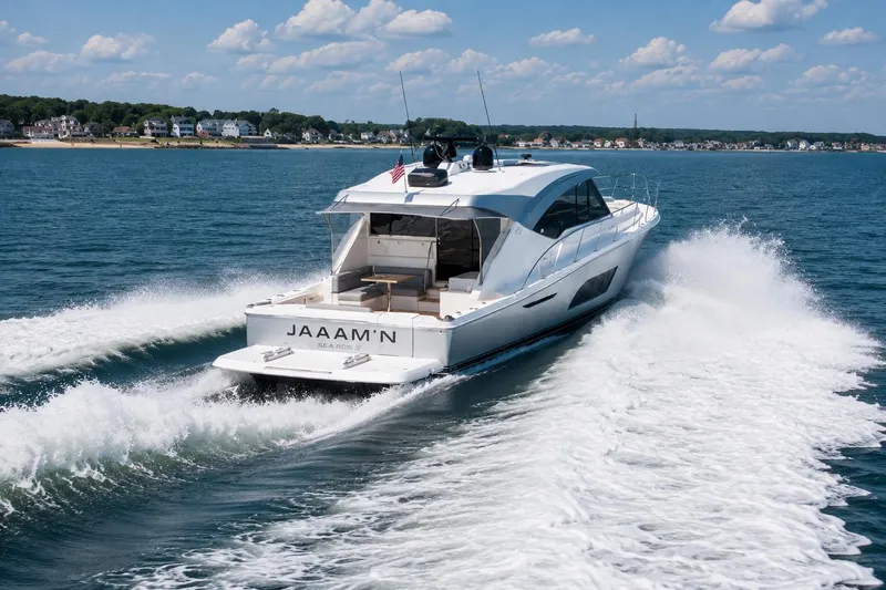 Slide: The Image of Riviera 575 SUV 2021 - 4