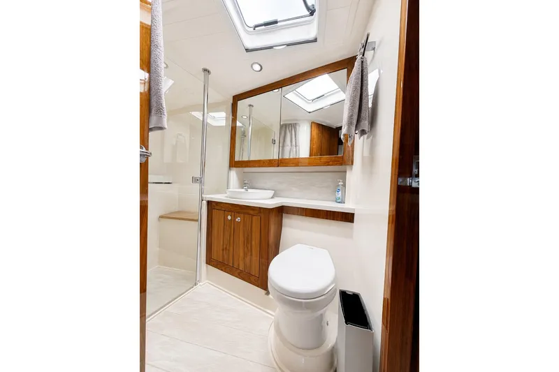 Slide: The Image of Riviera 575 SUV 2021 - 44