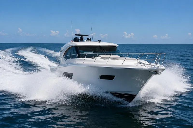 Slide: The Image of Riviera 575 SUV 2021 - 2