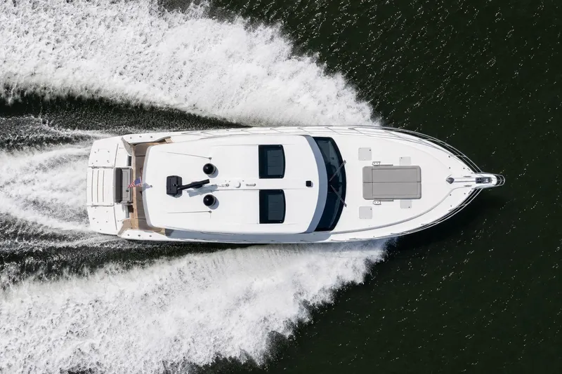 Slide: The Image of Riviera 575 SUV 2021 - 6