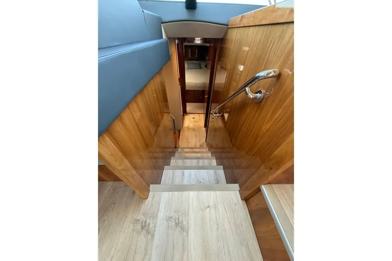 Slide: The Image of Riviera 575 SUV 2021 - 41
