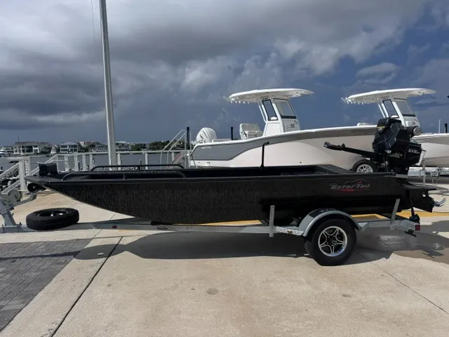 Slide: The Image of Gator-Tail 17/50 Mid-Deck Savage 2026 - 5