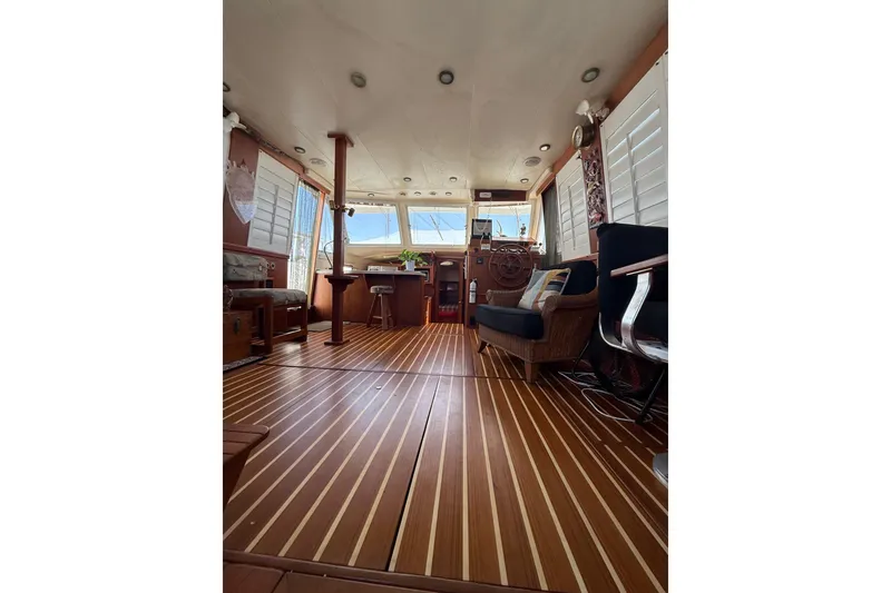 Slide: The Image of Mainship 430 Trawler 2002 - 25