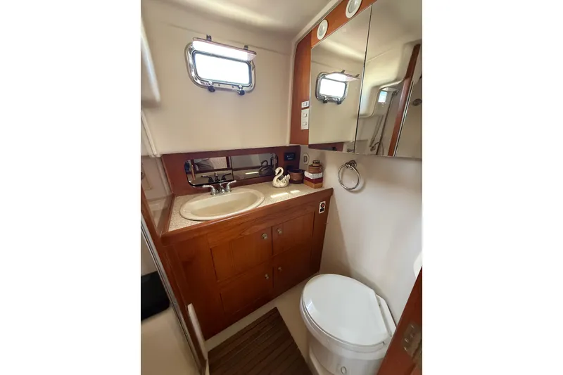 Slide: The Image of Mainship 430 Trawler 2002 - 42