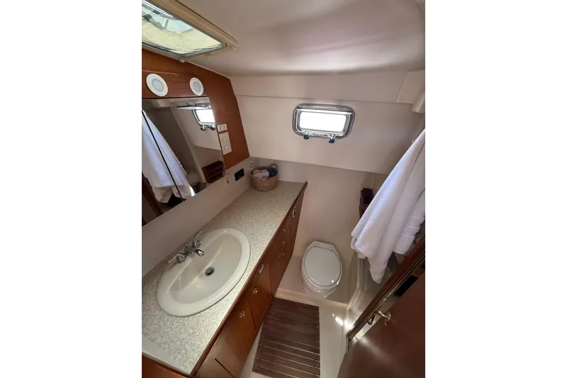 Slide: The Image of Mainship 430 Trawler 2002 - 40
