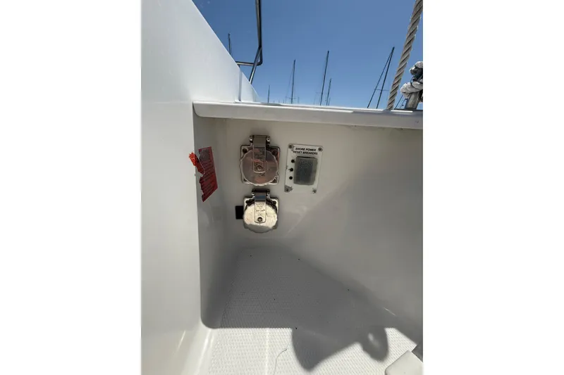 Slide: The Image of Mainship 430 Trawler 2002 - 21