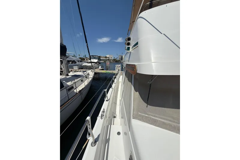 Slide: The Image of Mainship 430 Trawler 2002 - 2