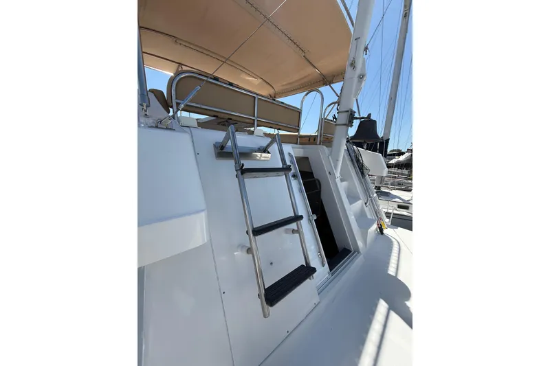 Slide: The Image of Mainship 430 Trawler 2002 - 19