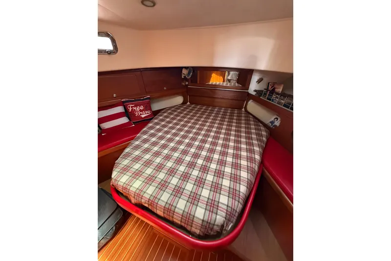 Slide: The Image of Mainship 430 Trawler 2002 - 38