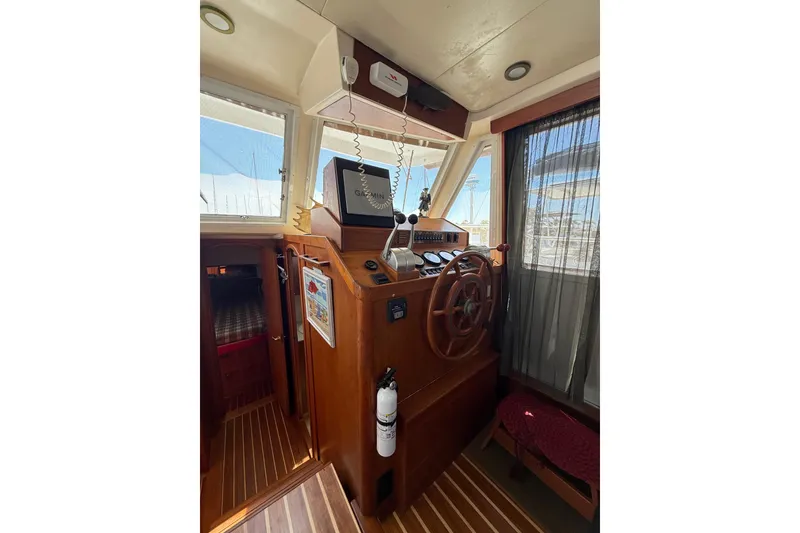 Slide: The Image of Mainship 430 Trawler 2002 - 29