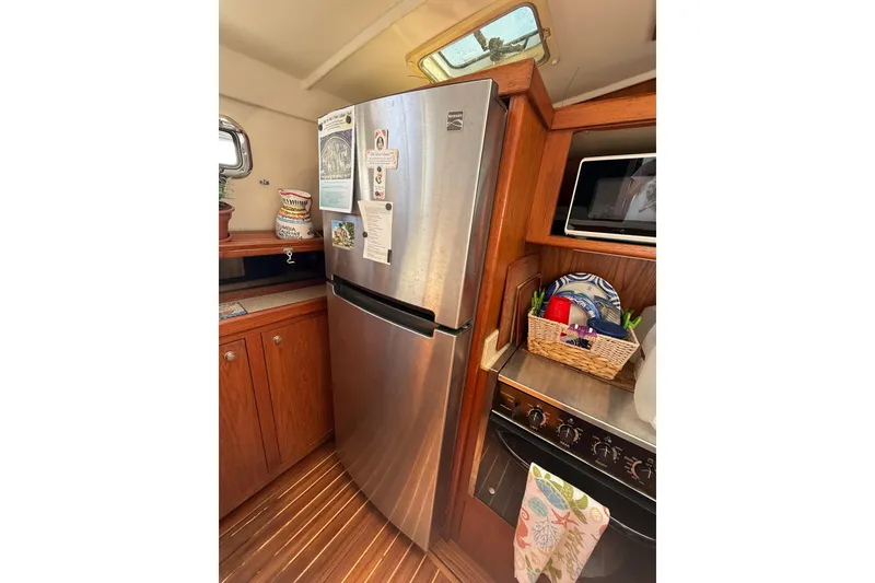 Slide: The Image of Mainship 430 Trawler 2002 - 36