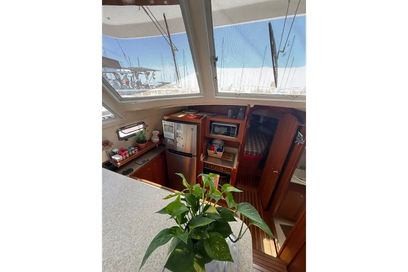 Slide: The Image of Mainship 430 Trawler 2002 - 33