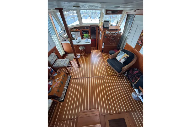 Slide: The Image of Mainship 430 Trawler 2002 - 23