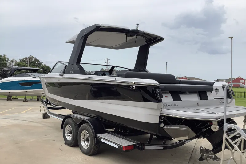 Slide: The Image of Aviara AV28 Surf 2024 - 3