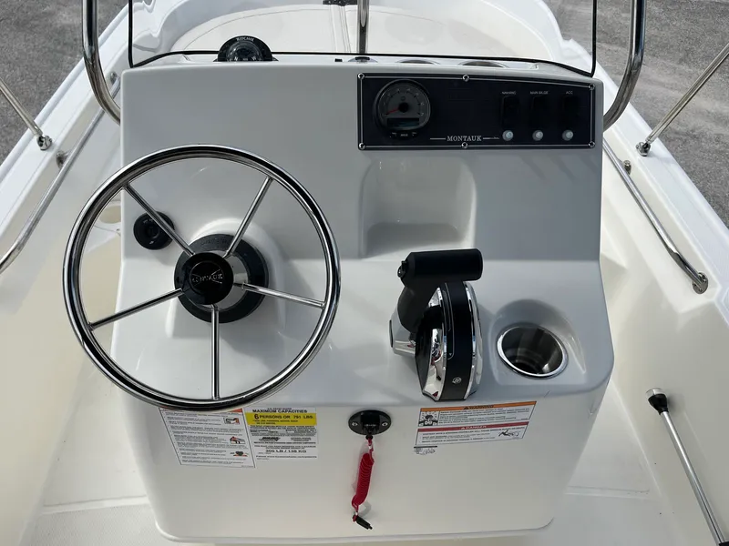 Slide: The Image of Boston whaler 15 MTK 2026 - 13