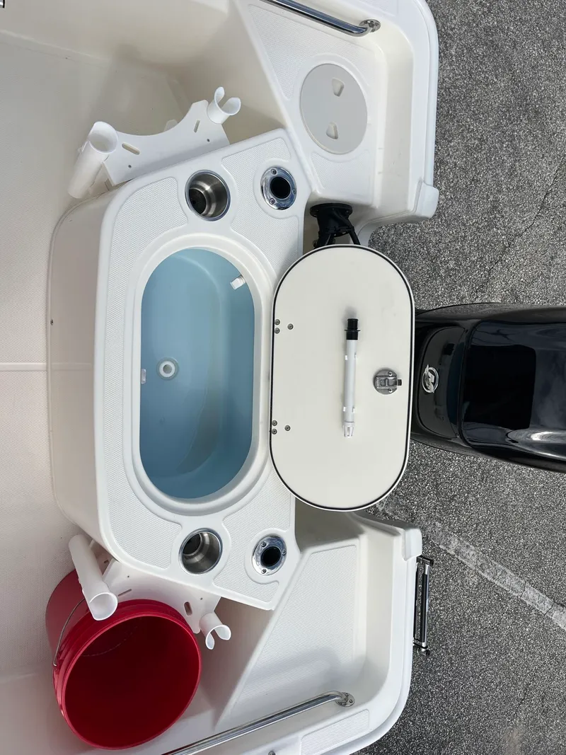 Slide: The Image of Boston whaler 15 MTK 2026 - 15